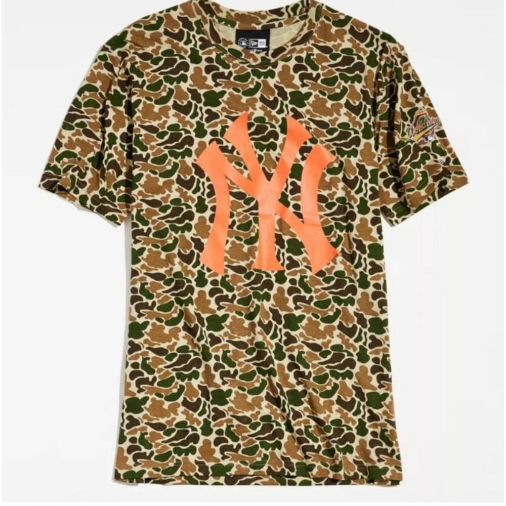 NWT New Era Mens New York Yankees Baseball MLB Camo Short Sleeve T-Shirt Large